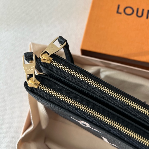 NIB Louis Vuitton Double Zip Pochette Crossbody🖤 - Picture 3 of 5